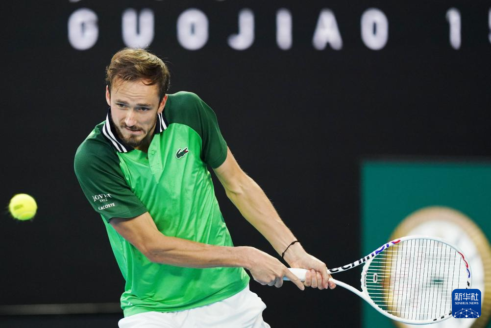 通过严格的 通过严格的