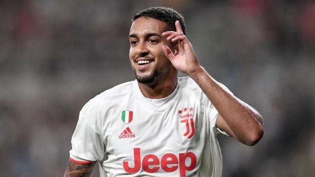 42场27球18助，拉菲尼亚本赛季已直接参与45粒进球.